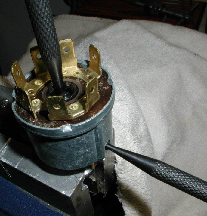 Norton-Commando-Master Switch-Lock-Assembly.jpg